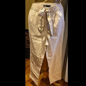 Zara linen pants. Size small. Runs large.